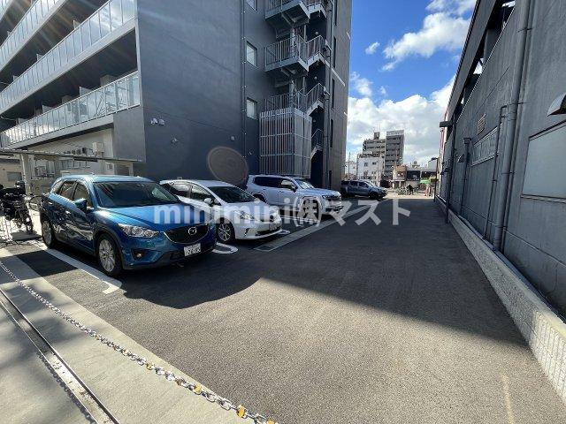 グランマーレ小路駅前の駐車場