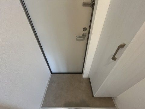 ジーメゾン大宮本郷町の玄関