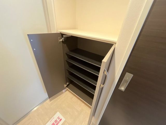 ストーリアの玄関