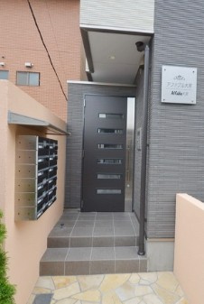 アファブル大宮のエントランス