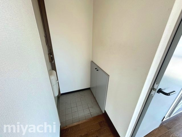 徳島市末広１丁目の賃貸マンションの玄関