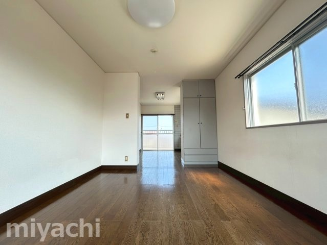 徳島市末広１丁目の賃貸マンションの居間・リビング