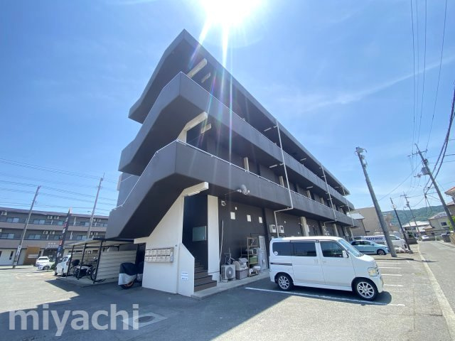 グランディール矢三　Cのエントランス