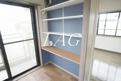 【居間・リビング】 | リバーサイド塩沢Ⅱ | 洋室のお部屋です。