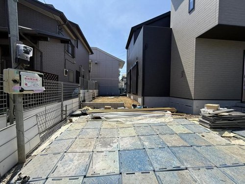 阿久和東二丁目新築戸建　4LDK　カースペース3台可能の駐車場