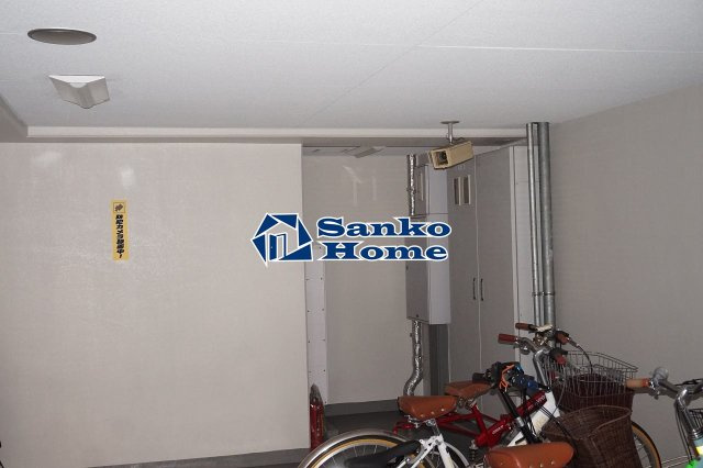 アンディーン月島の駐車場