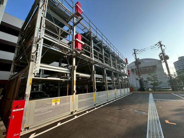 Alivis西神中央の駐車場