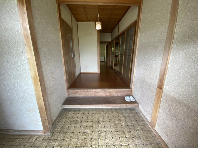 丹波市青垣町栗住野の中古一戸建の玄関