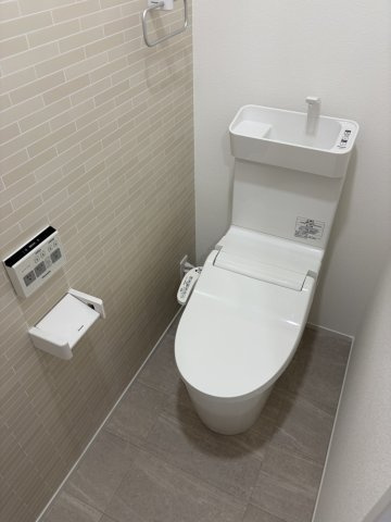 安曇野市豊科高家　中古住宅のトイレ