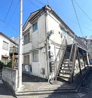 足立区千住元町のアパートのエントランス