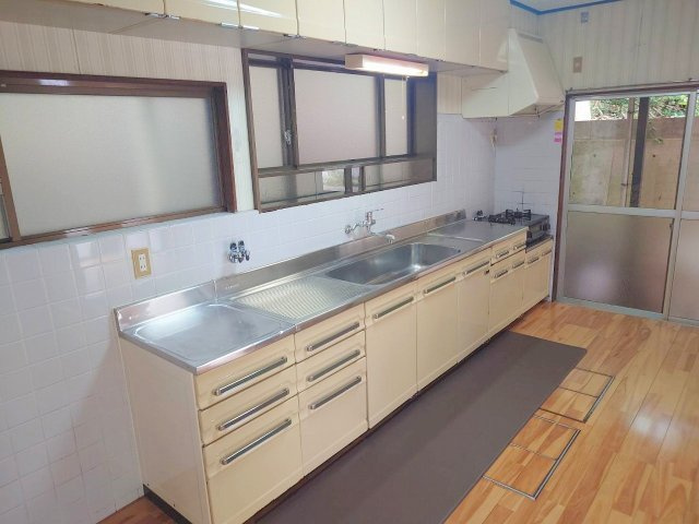 呉市広白岳６丁目の一戸建てのキッチン