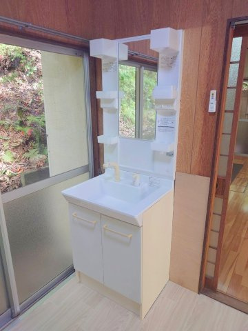 呉市広白岳６丁目の一戸建ての洗面所