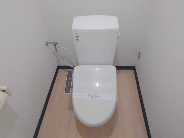 呉市広白岳６丁目の一戸建てのトイレ