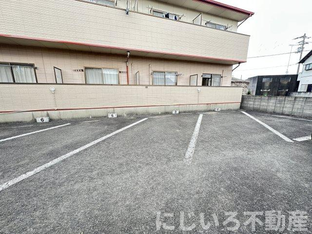 エスタシオン羽ノ浦の駐車場