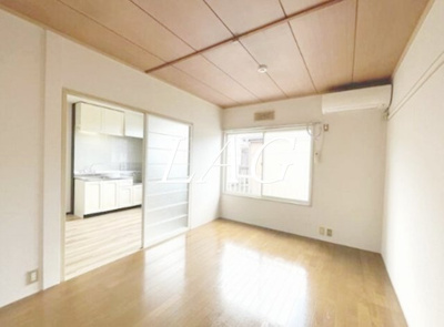 【居間・リビング】 | Ｍａｉｓｏｎ　Ｗｉｓｔｅｒｉａ | 洋室のお部屋です。