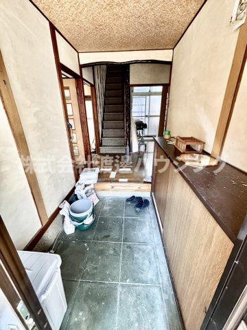 寝屋川清水町一戸建の玄関
