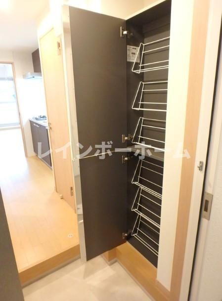 エグゼシャトー伍番館の収納
