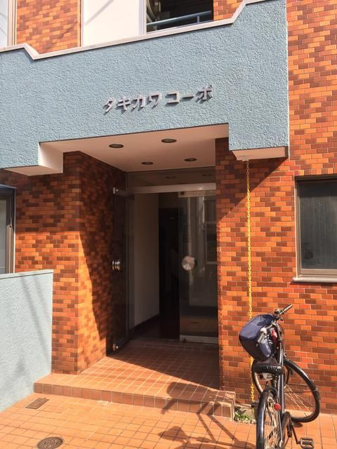 タキカワコーポのエントランス