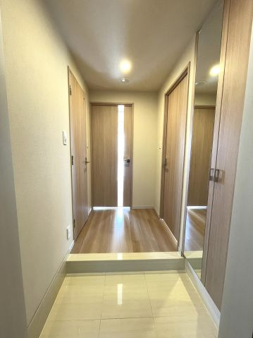 スカイコート上野稲荷町の玄関