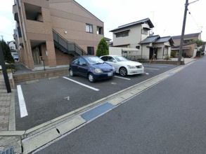 【駐車場】