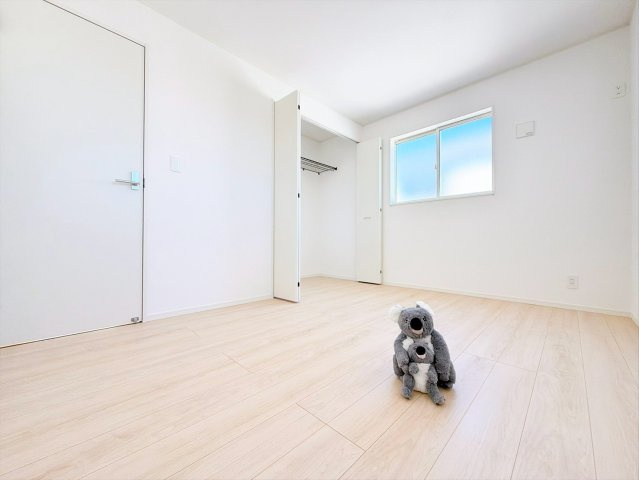 【洋室】 | 前橋市粕川町女渕　新築住宅 | 広さはお子様の勉強部屋にも適した広さ！
勉強机や本棚などの家具を置いてもフリースペースも確保することができます。