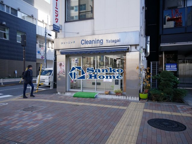 スカイライトタワーの周辺