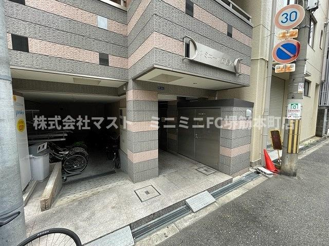 ルミエール瓦屋町のエントランス