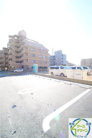 ソーシャルコートの駐車場
