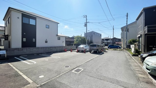 シャーメゾン　サン　フローリッシュの駐車場