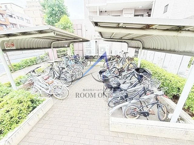 シャルマン井荻のその他共用部分|駐輪場です。