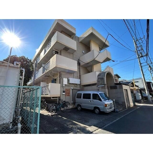 越谷市赤山町２丁目の賃貸マンションの外観