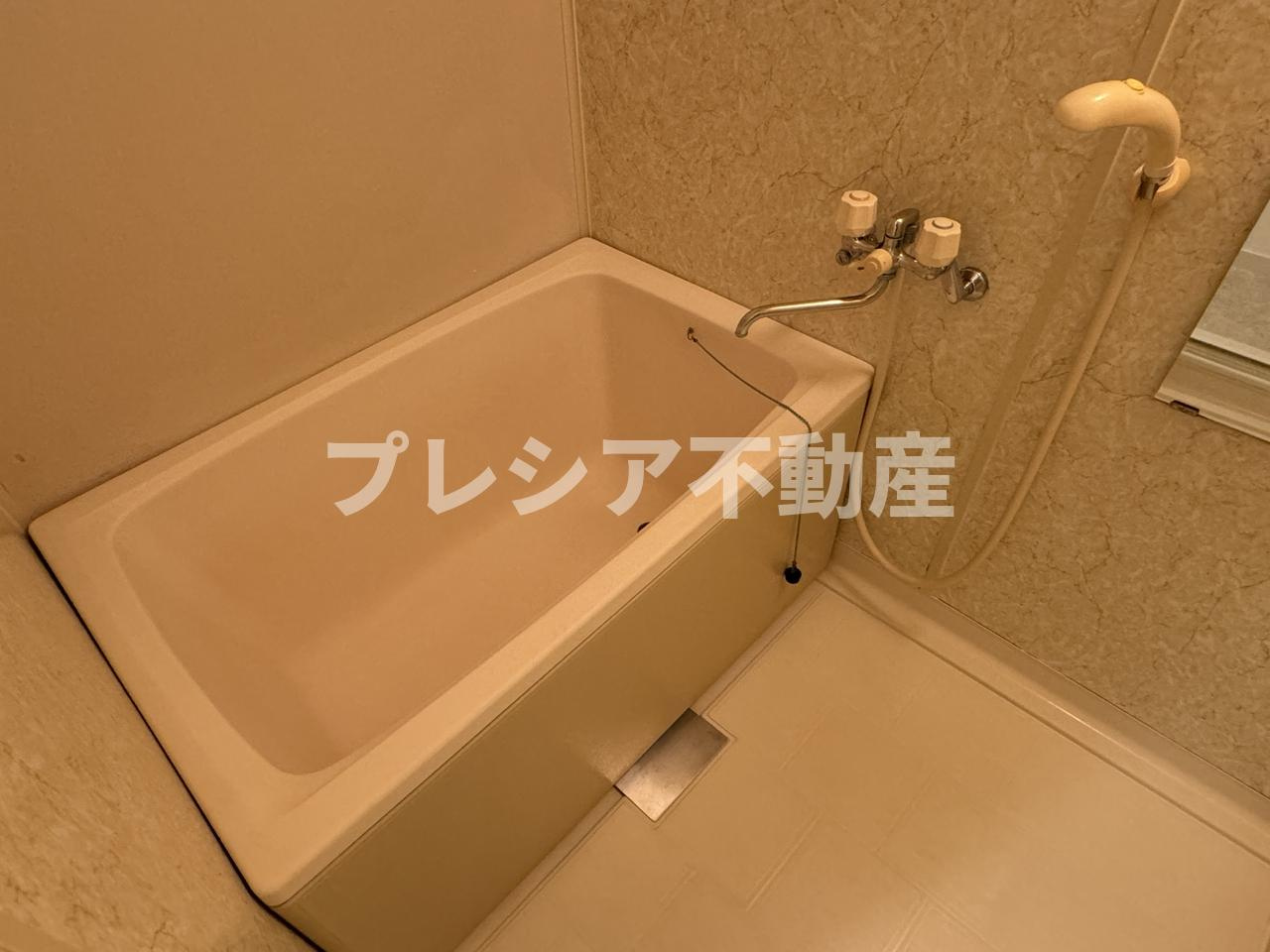 甲子園第2松並ハイツの浴室