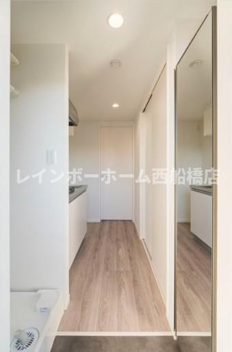 Contel 湊町の玄関