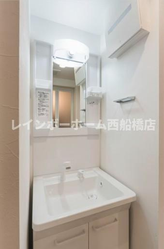 Contel 湊町の洗面所