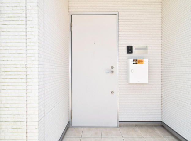 エクリュ　エスパージュA【キャッシュバック対象物件】の玄関|ゆったりとした玄関です