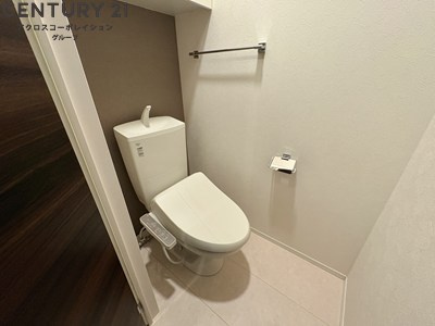 温水洗浄便座付きのトイレです♪