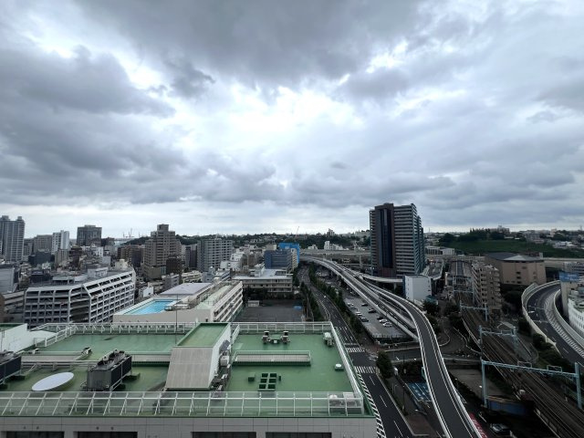 廊下からはハマスタ覗き放題♪バルコニーからは富士山や花火を望める☆南東・南西角部屋という最強住戸◎もう、これ以上説明するコトはない【ヴィルヌーブタワー横浜・関内】リフォームの展望