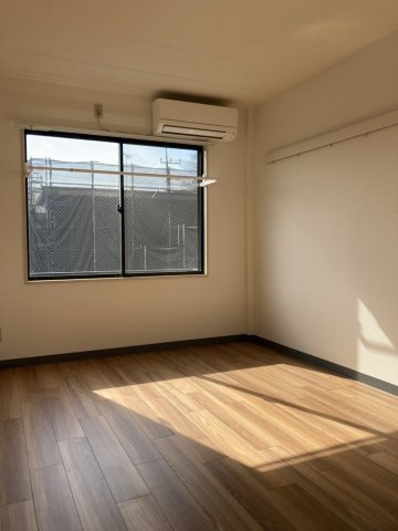 府中市白糸台６丁目の賃貸マンションの居間・リビング