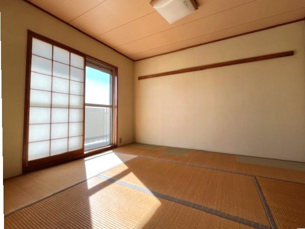 椿峰ニュータウン105街区2号棟の和室|和室：約6畳