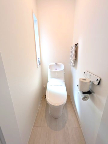 堺市西区浜寺石津町西４丁のトイレ|2Fトイレです