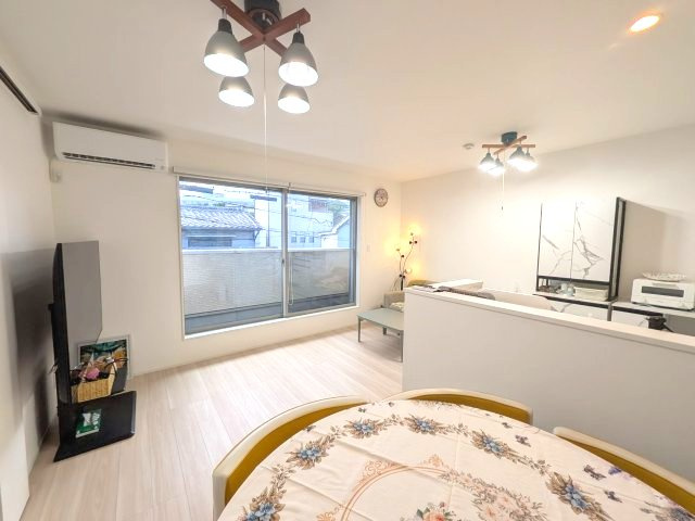 堺市西区浜寺石津町西４丁（将来居室2を3に変更可能）の居間・リビング