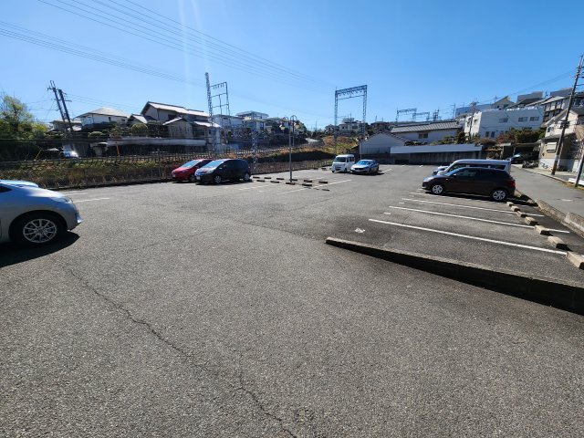 ヒルコート鳥見の駐車場