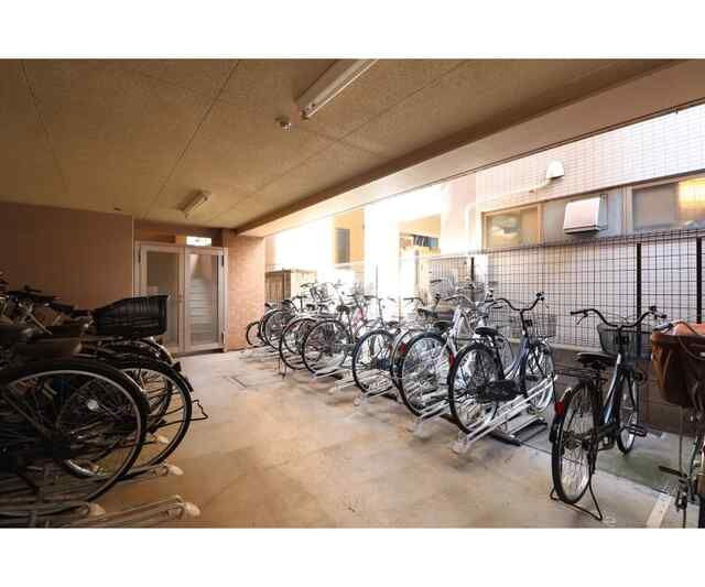 ヴューテラス戸田公園の駐車場