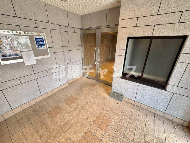 シャンポール大須のエントランス