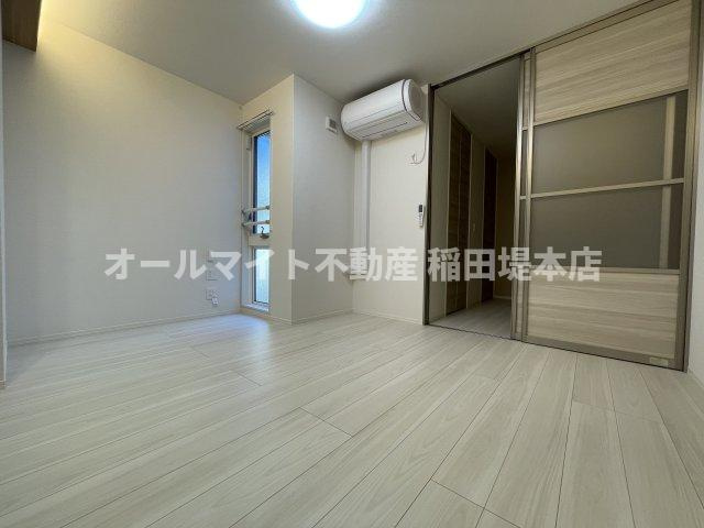 川崎市多摩区中野島５丁目のアパートの居間・リビング