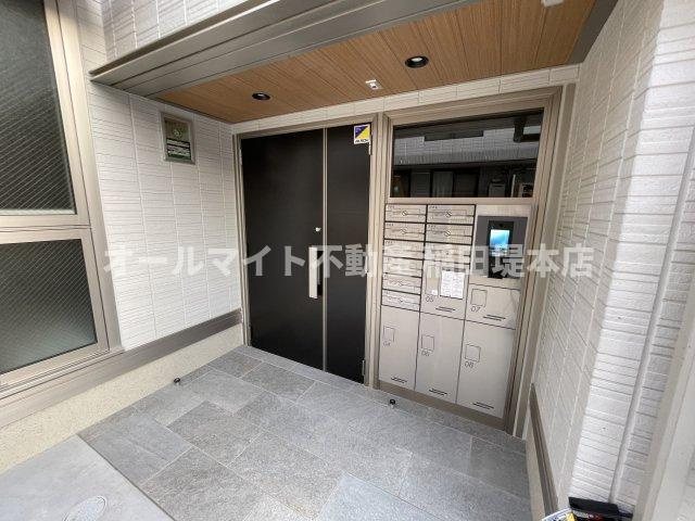 川崎市多摩区中野島５丁目のアパートのエントランス
