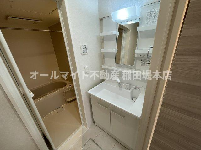 川崎市多摩区中野島５丁目のアパートの洗面所