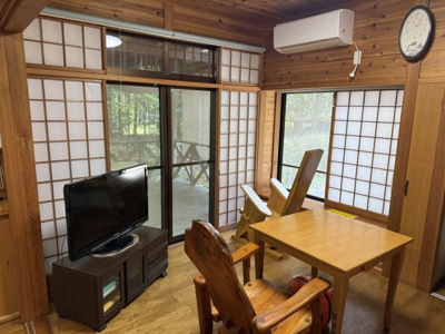 【居間・リビング】 | 小諸市八満藤塚中古別荘