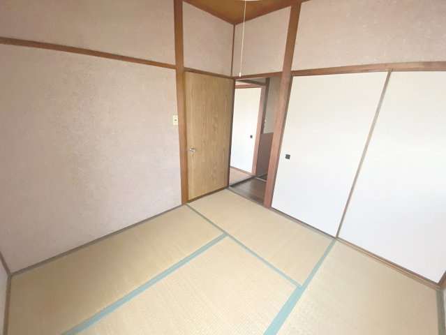 仁川うぐいす台戸建ての和室