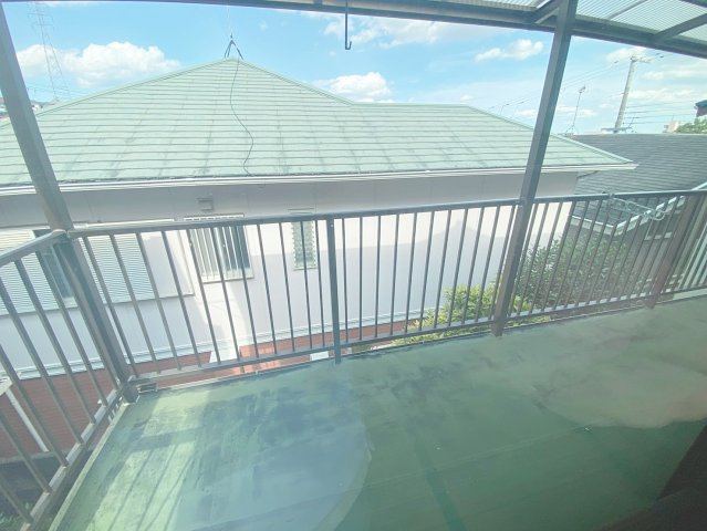 仁川うぐいす台戸建てのバルコニー